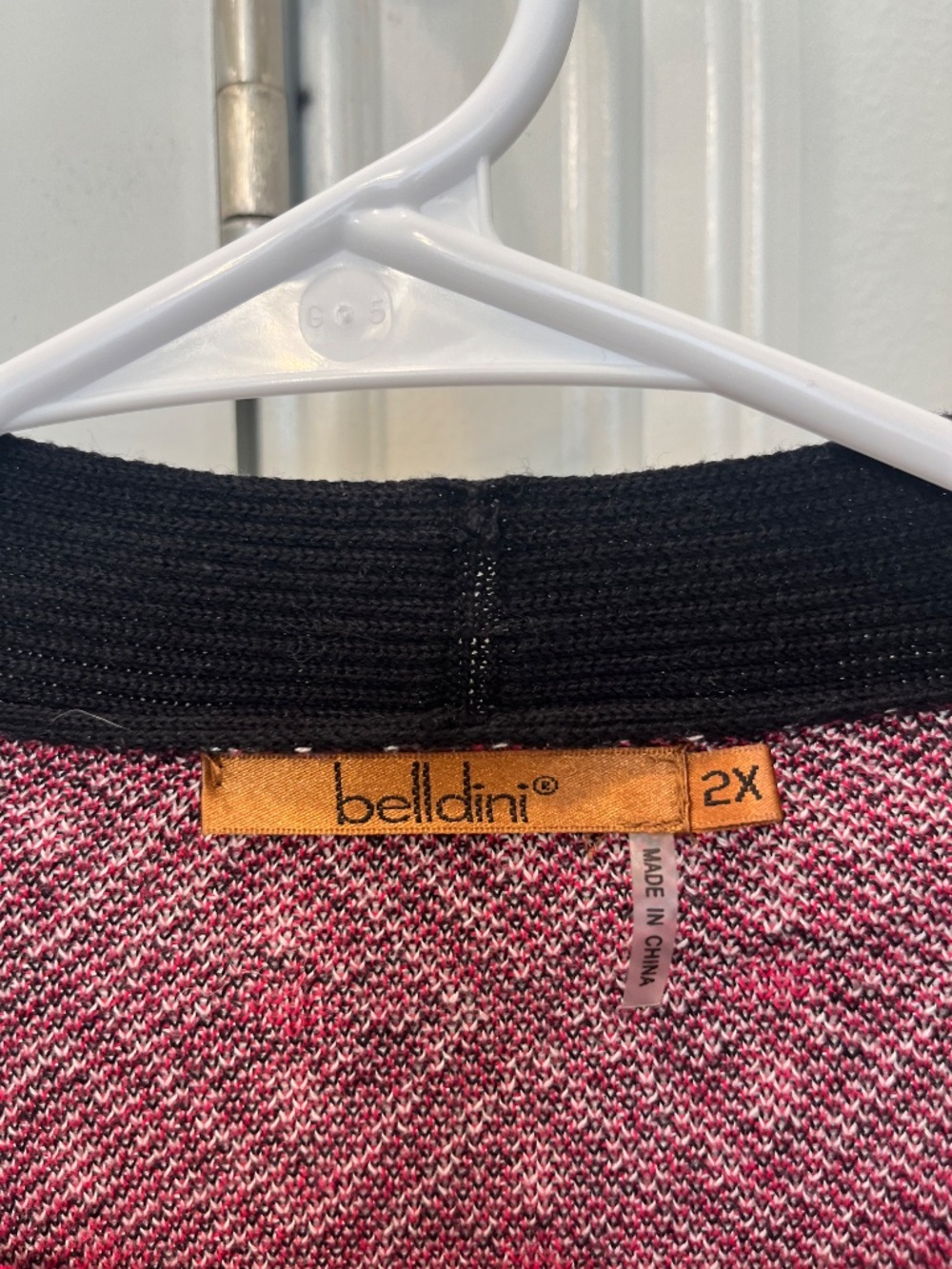 Beautiful sweater set - Picture 2 of 10